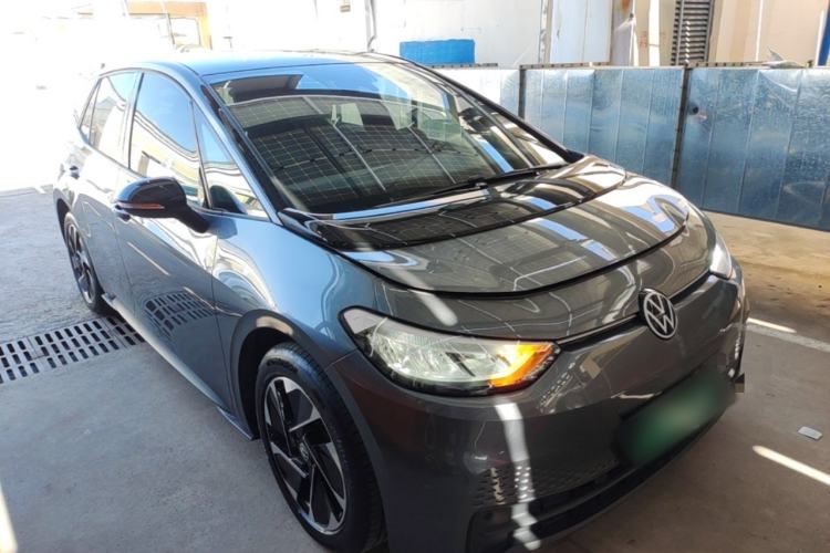 Used Volkswagen ID.3 2024 Outstanding Edition Front Right 45 Deg