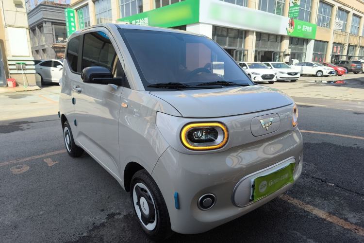 Used Wuling Hongguang MINIEV 2024 3rd Generation 215km Youth Edition Front Right 45 Deg