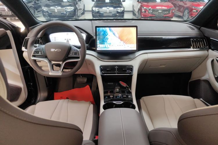 Used BYD Song PLUS New Energy 2025 DM-i 112KM Prestige Model Center Console
