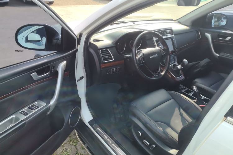 Used Haval H6 2015 Revised Version Sport Edition 1.5T Manual Transmission Two-Wheel Drive Elite Grade
