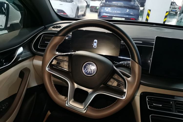 Used BYD Qin PLUS 2024 Honor Edition EV 420KM Beyond Model
