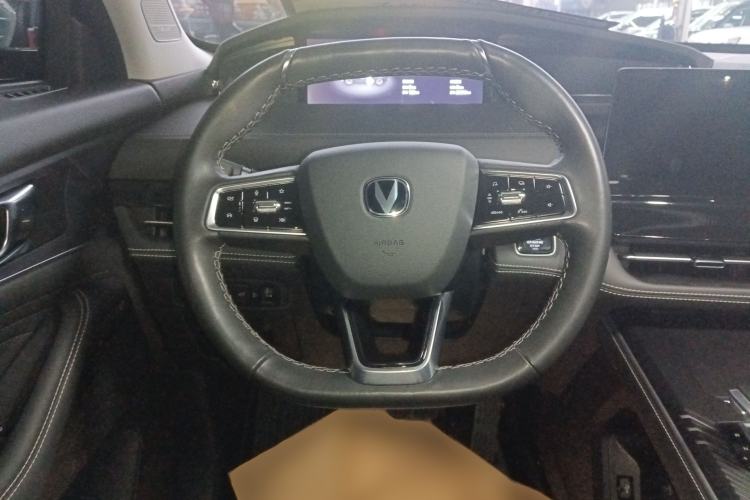 Used CHANGAN UNI-K 2024 2.0T Two-Wheel Drive YueShang Trim Steering Wheel
