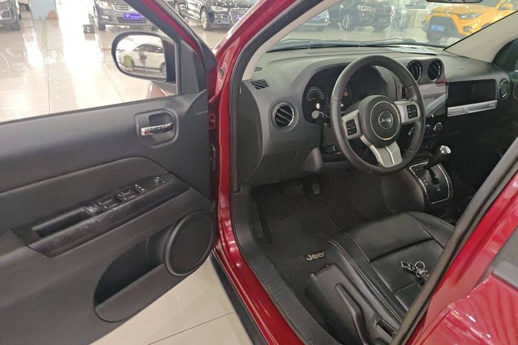 Used Jeep Compass (Import) 2014 Revised Version 2.0L Two-Wheel Drive Entry-Level Edition