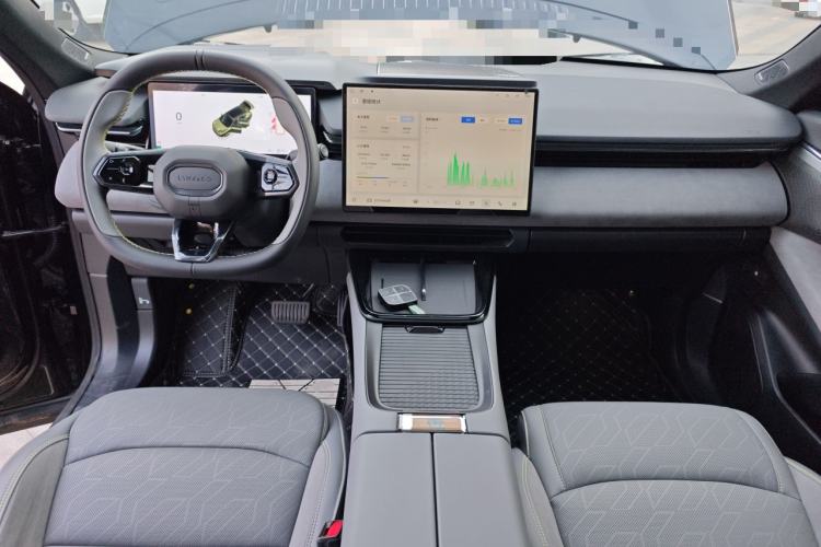 Used Lynk & Co 08 EM-P 2025 120km Long-Range Pro