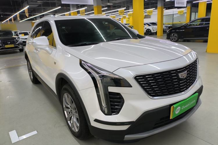 Used Cadillac XT4 2018 28T Two-Wheel Drive Leading Version Front Right 45 Deg
