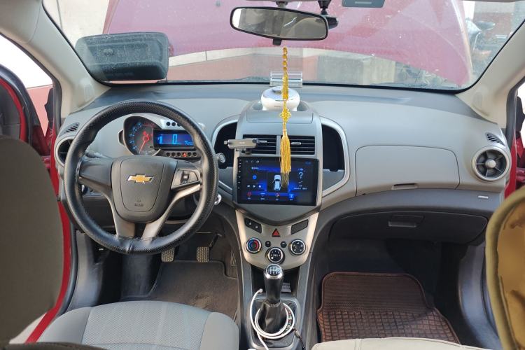 Used Chevrolet Aveo Sonic 2011 Sedan 1.4L Manual Transmission SE
