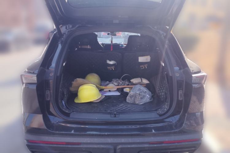 Used JETOUR Dashing i-DM 2023 1.5T DHT Lightning 01 Trunk