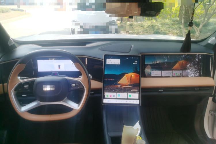 Used Geely Galaxy L7 2023 1.5T 115 km Starship Center Console