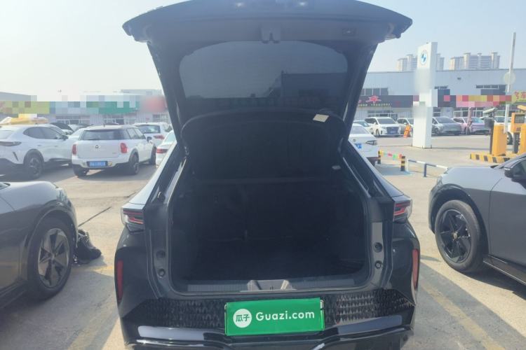 Used Volkswagen ID.UNYX 2024 Pro Long-Range Version Trunk