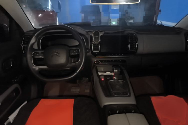 Used Citroen C5 AIRCROSS 2017 350THP Fashion Edition Center Console