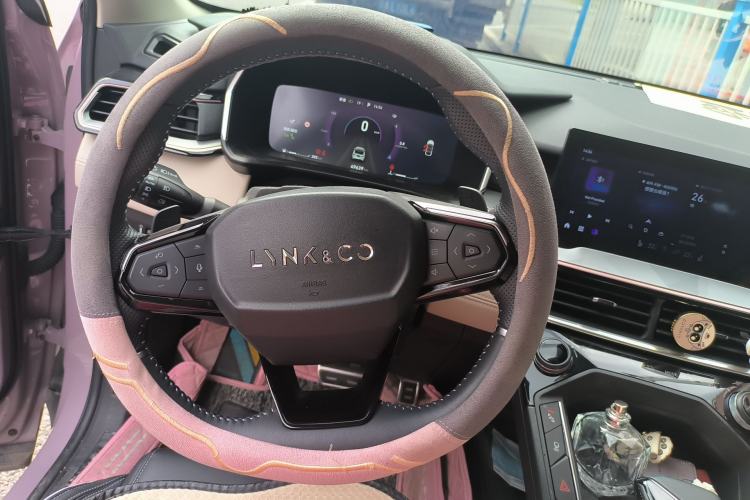 Used Lynk & Co 06 2021 1.5T Shero Pink Special Edition Steering Wheel