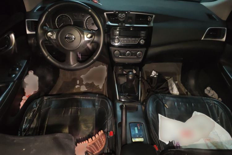 Used Nissan Sylphy 2016 1.6 XL Manual Luxury Edition Center Console