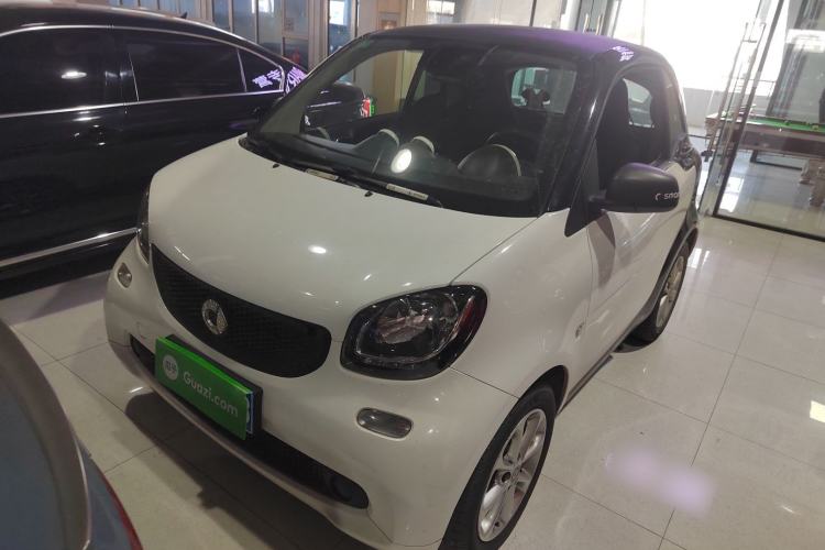 Used smart fortwo 2015 1.0L 52 kW hardtop Dynamic version