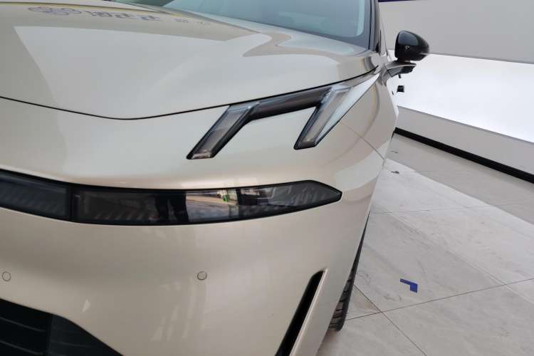 Used Lynk & Co 07 2024 EM-P 126 Long-Range Halo