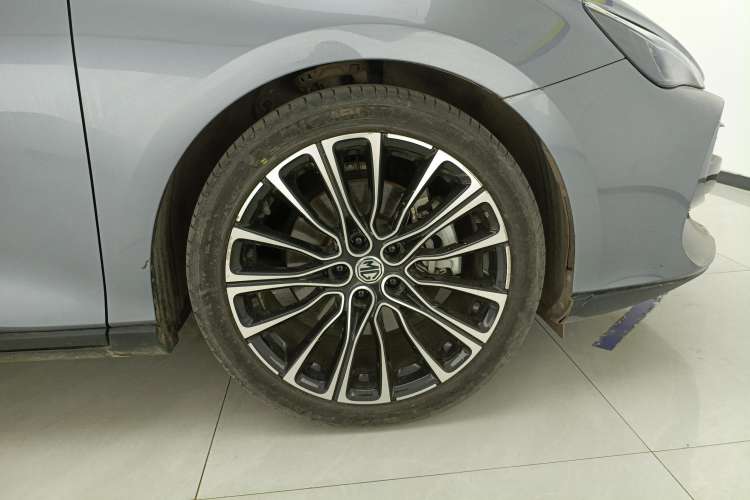 Used MG 7 2023 2.0T Automatic Hunter Luxury Edition
