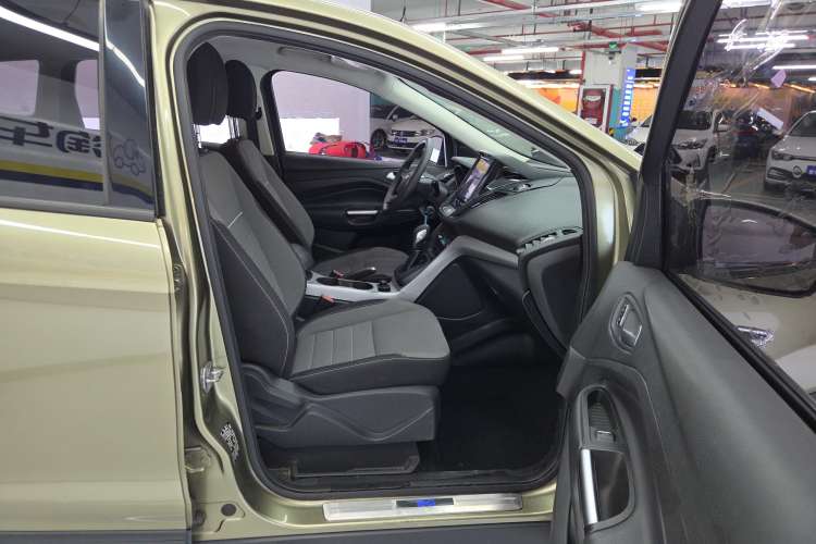 Used Ford Kuga 2015 1.5L GTDi Two-Wheel-Drive Comfort Model