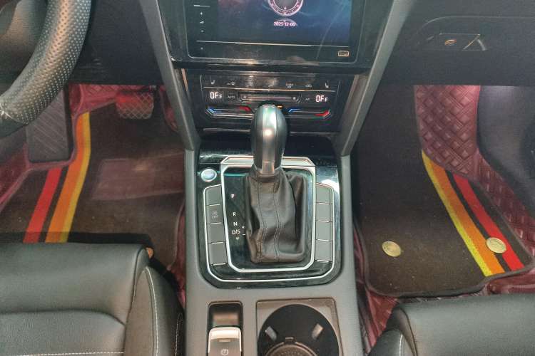 Used Volkswagen Magotan 2020 330TSI DSG Leading Model
