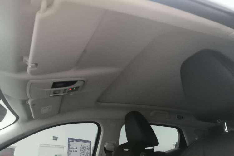 Used Wey VV5 2021 1.5T Two-Wheel Drive Color Pioneer