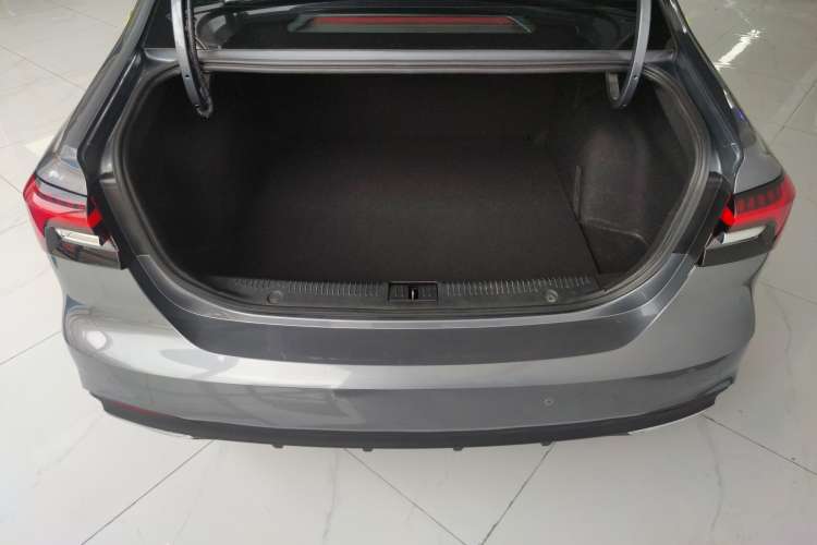 Used Roewe i6 MAX 2020 300TGI Automatic Cool & Stylish Skyroof Edition
