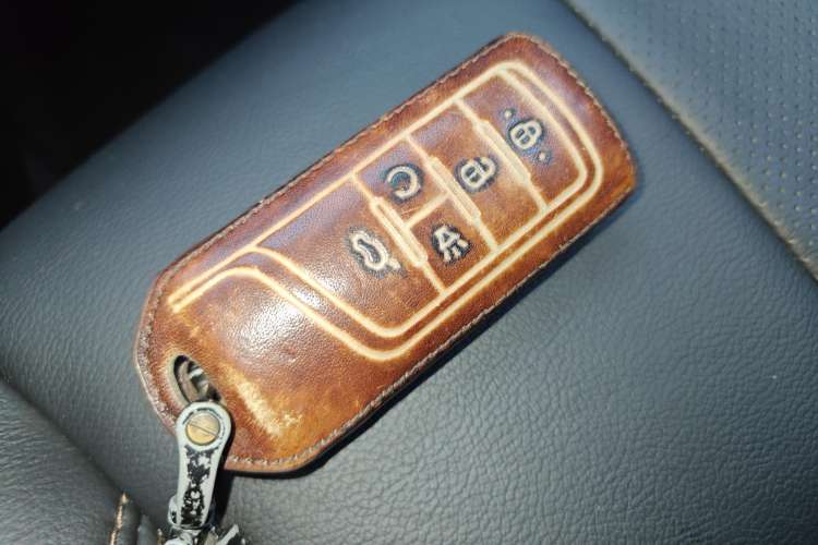 Used GAC Trumpchi GS7 2017 320T Two-Wheel-Drive Luxury Smart Connectivity Model
