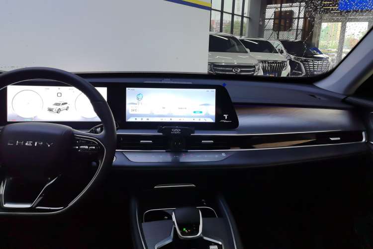 Used Chery Tiggo 8 PRO 2024 Champion Edition 290T Two-Wheel Drive Shining Version 5 Seats