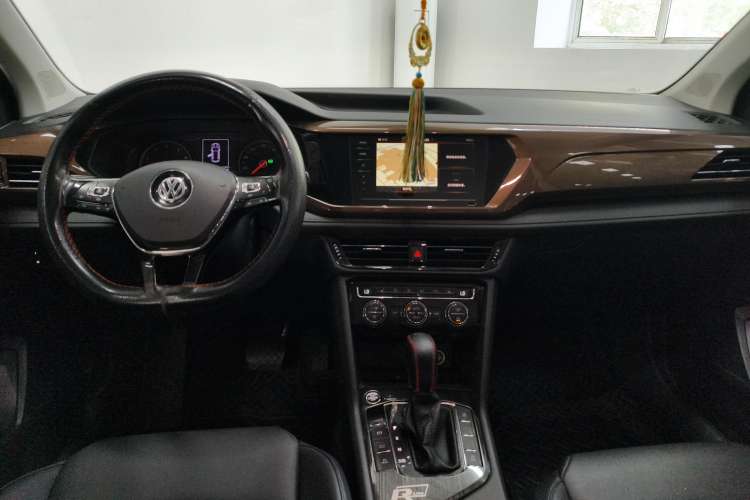 Used Volkswagen Tharu 2020 280TSI Two-Wheel Drive Luxury Edition China VI Standard