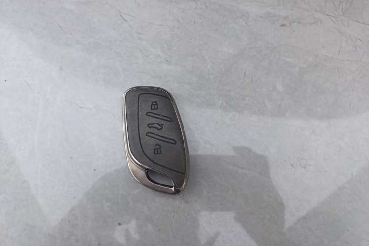 Used Roewe D7 2023 DMH 125km Excellence Edition