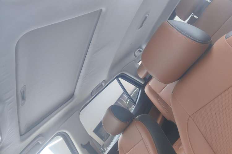 Used Oshan CX70 2016 1.6L Manual Smart Connect Version