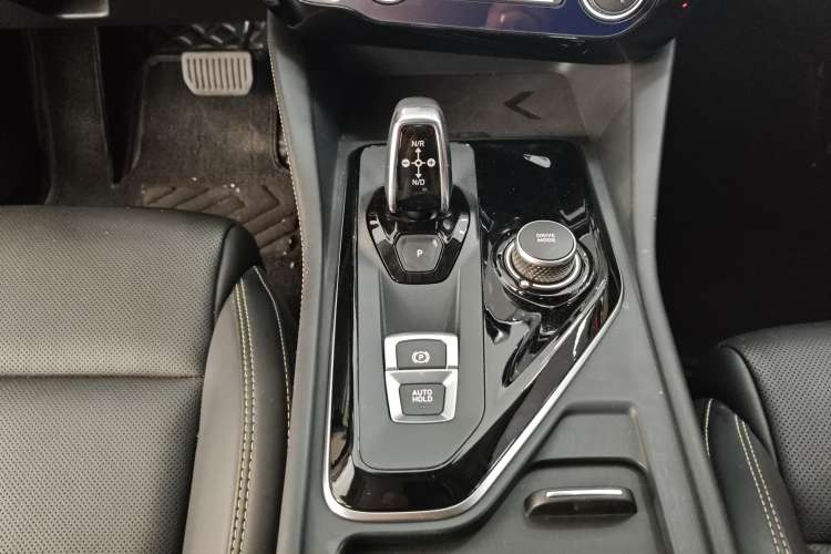 Used Lynk & Co 02 2022 2.0T DCT Shine Pro Gear Lever