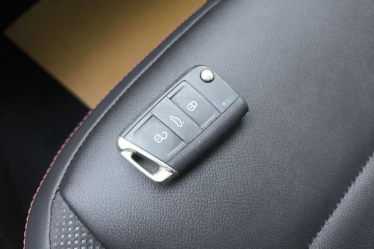 Used Volkswagen Tayron 2019 330TSI Two-Wheel-Drive Luxury Version China V Emission Standard