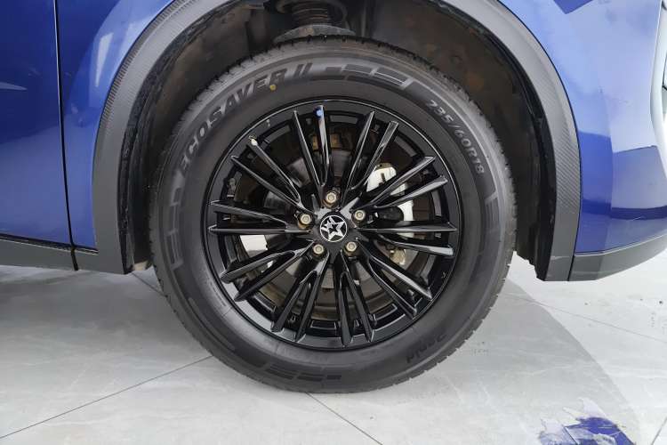 Used Venucia V 2021 260T Idol Edition Right Front Wheel Hub