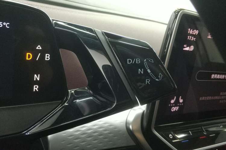 Used Volkswagen ID.6 X 2022 Smart Enjoyment Long-Range Edition
