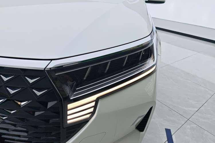 Used Venucia D60 2023 PLUS 1.6L XL CVT Yue Ling Edition Left Front Headlight