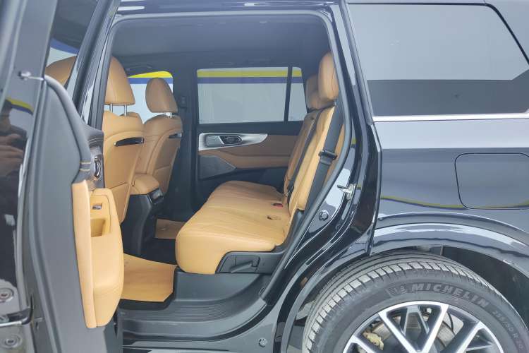 Used GAC Trumpchi ES9 2024 PHEV with 143 km Max