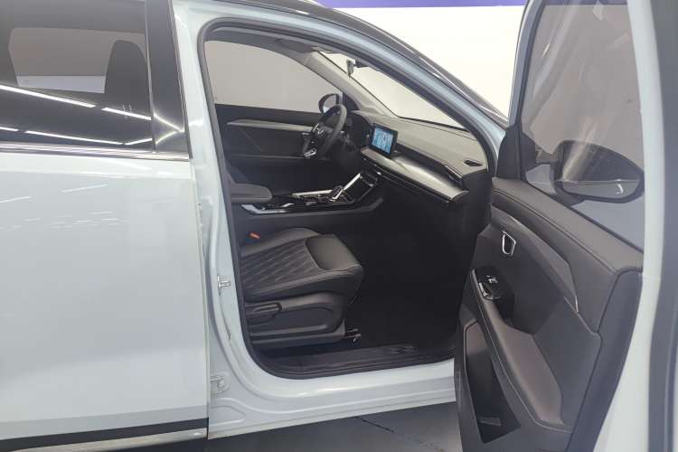 Used Wuling Asta 2022 2.0L DHT Electric-Speed Version
