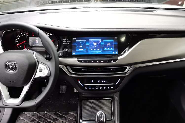 Used CHANGAN CS35PLUS 2019 1.6L Manual Chuanlian Edition
