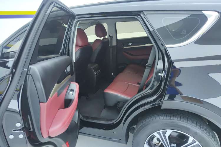 Used JETOUR X70 2023 1.5T DCT Beyond PRO Edition 5-Seater
