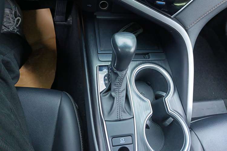 Used Toyota Camry 2021 2.0G Luxury Edition
