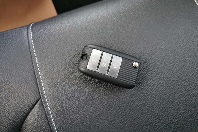 Used Roewe i6 2020 PLUS 1.6L CVT 4G Connected Glory Flagship Edition
