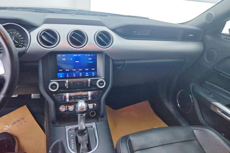 Used Ford Mustang 2020 2.3L EcoBoost Audio And AC Panel