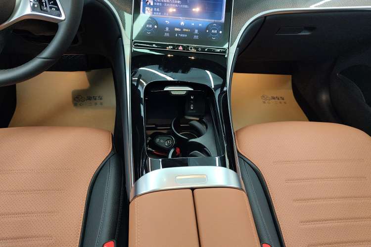 Used Mercedes-Benz GLC 2023 GLC 260 L 4MATIC Dynamic Edition 5-seater