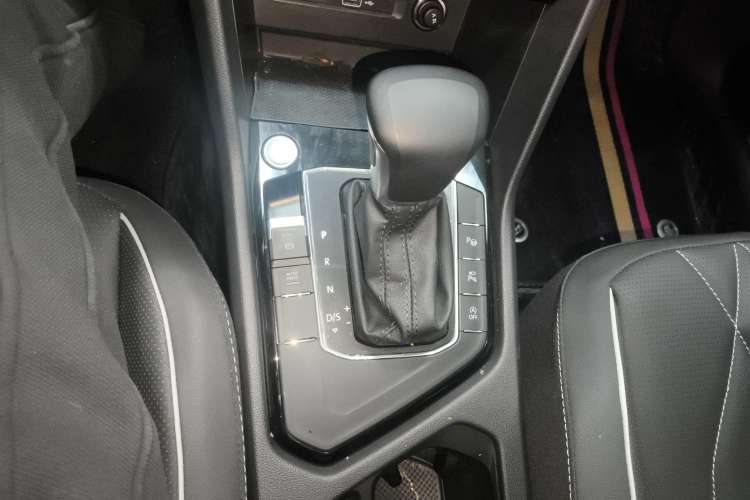 Used Volkswagen Tiguan L 2022 330TSI Automatic Two-Wheel Drive R-Line Enhanced Edition
