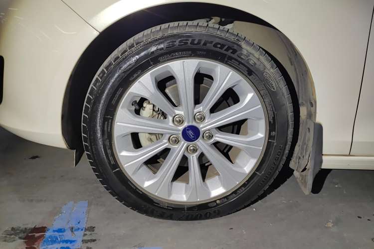 Used Ford Escort 2015 1.5L Automatic Fashion Model