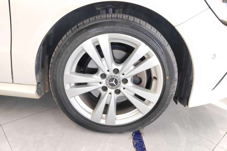 Used Mercedes-Benz A-Class 2018 A 200 Dynamic Edition Left Front Wheel Hub