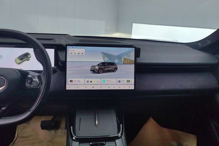 Used Lynk & Co 08 EM-P 2023 220 km Limited-Time Edition
