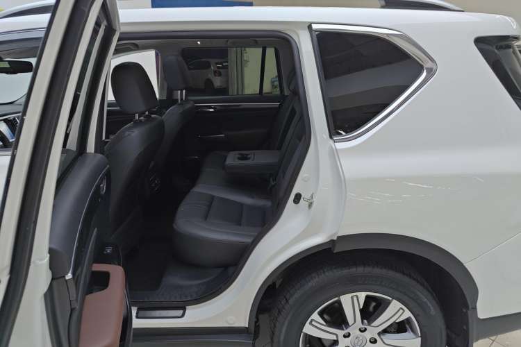 Used GAC Trumpchi GS7 2017 320T Two-Wheel-Drive Luxury Smart Connectivity Model
