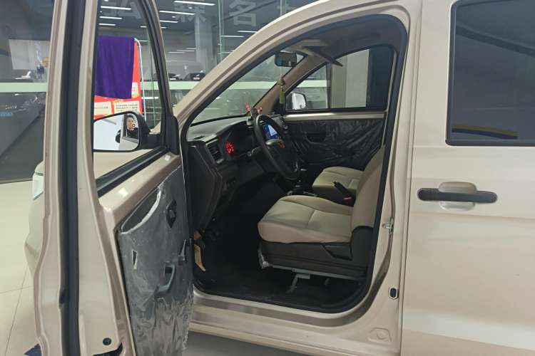 Used Wuling Hongguang V 2022 1.5L Jingqu Edition Electric-Assist LAR