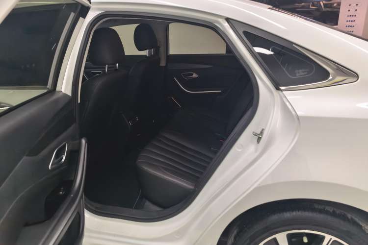 Used BAIC Beijing U7 2019 1.5T Manual Elite Version China VI
