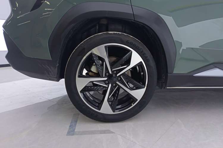 Used Geely Galaxy L7 2024 1.5T 115 km Starship Dragon Edition Left Front Wheel Hub