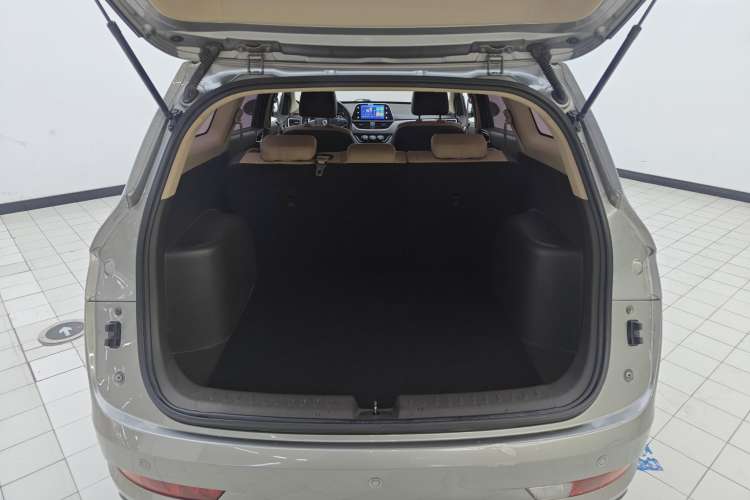 Used Baojun 310W 2017 1.5L Manual Fashion Model China V